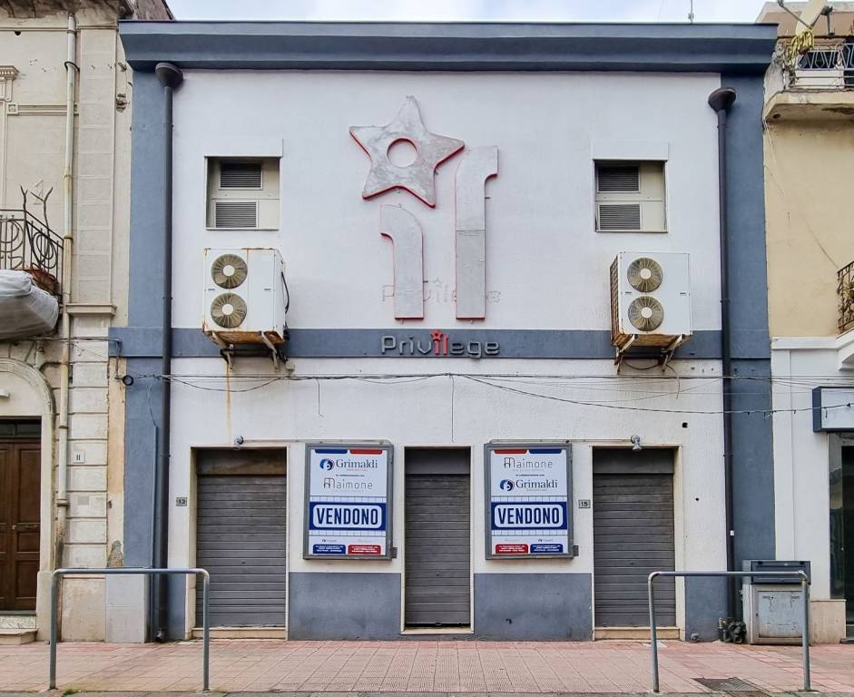 negozio in vendita a Santa Teresa di Riva