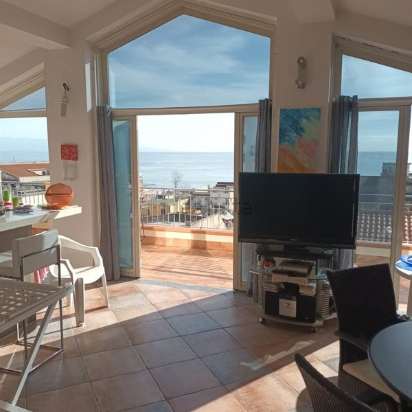 appartamento in vendita a Santa Teresa di Riva