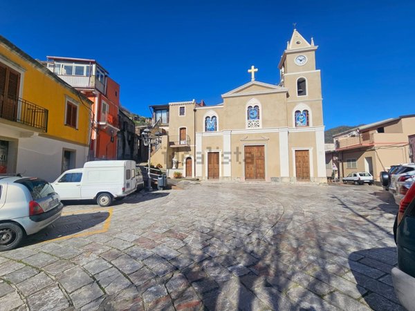 casa indipendente in vendita a Santa Teresa di Riva in zona Misserio