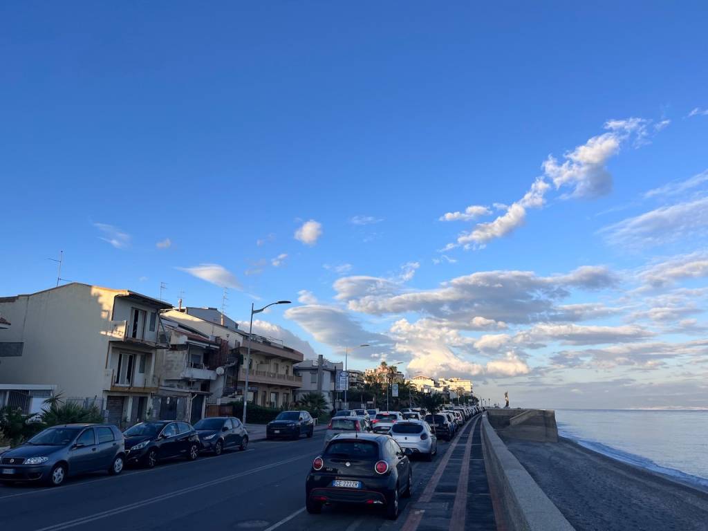 casa indipendente in vendita a Santa Teresa di Riva
