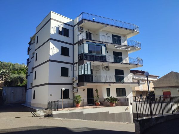 appartamento in vendita a Santa Teresa di Riva