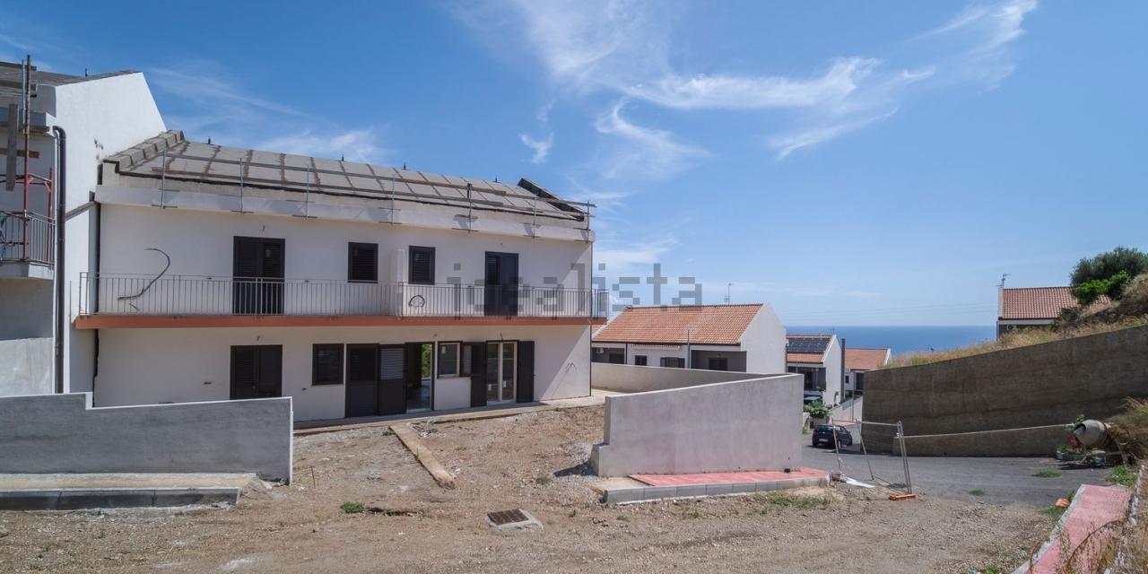 casa indipendente in vendita a Santa Teresa di Riva