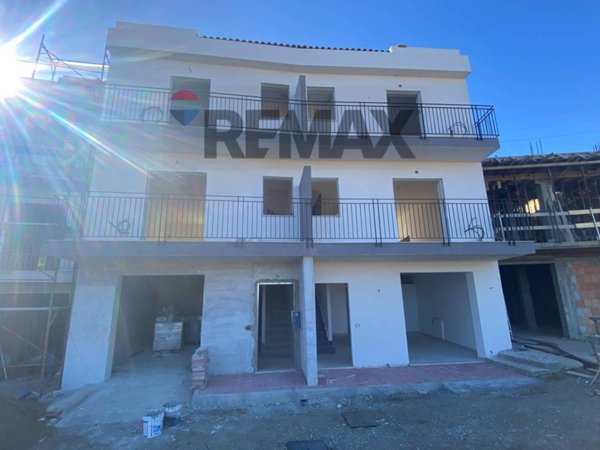 casa indipendente in vendita a Santa Teresa di Riva