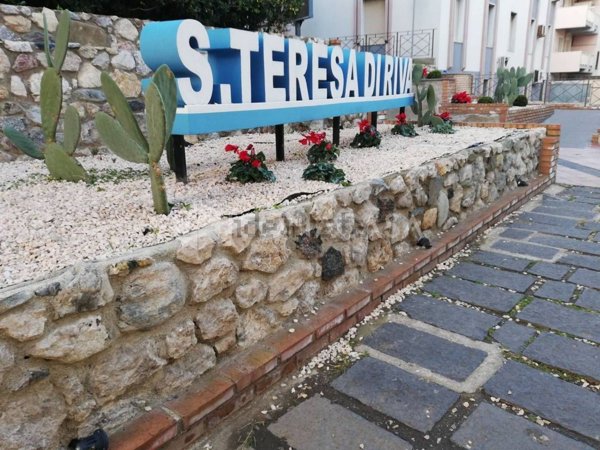 negozio in vendita a Santa Teresa di Riva