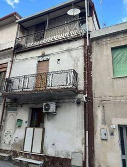 casa indipendente in vendita a Santa Teresa di Riva