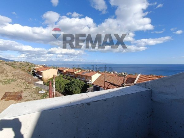 casa indipendente in vendita a Santa Teresa di Riva