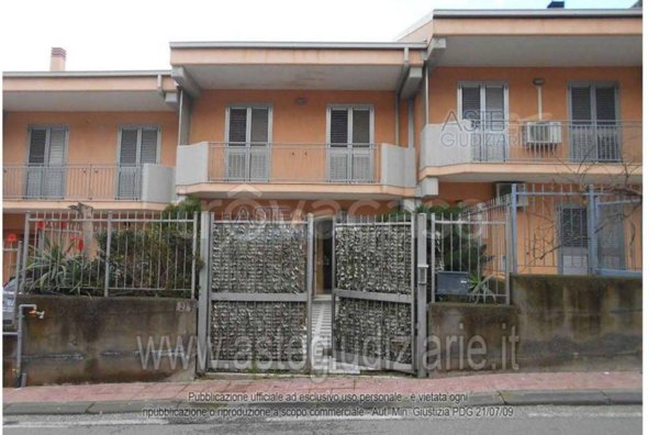 casa indipendente in vendita a Santa Teresa di Riva
