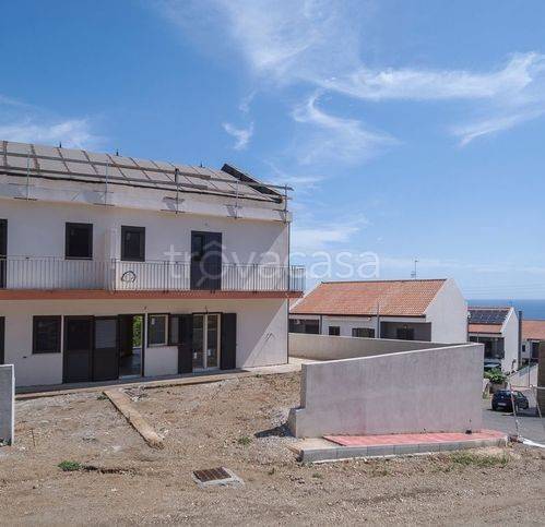 casa indipendente in vendita a Santa Teresa di Riva