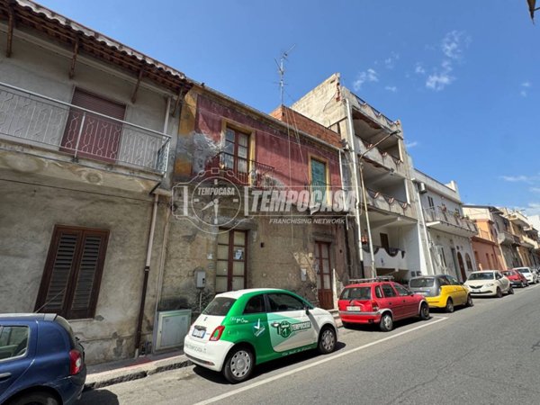 casa indipendente in vendita a Santa Teresa di Riva