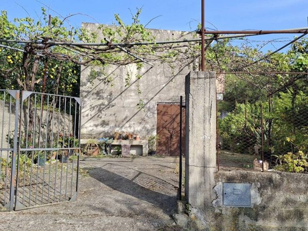 terreno in vendita a Santa Teresa di Riva
