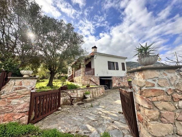 casa indipendente in vendita a San Teodoro(ME)