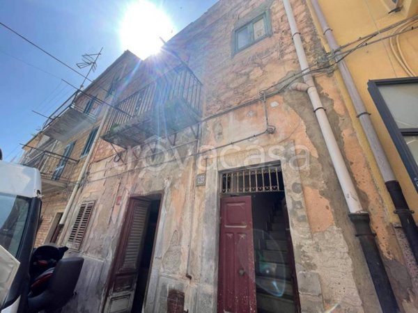 casa indipendente in vendita a Santo Stefano di Camastra