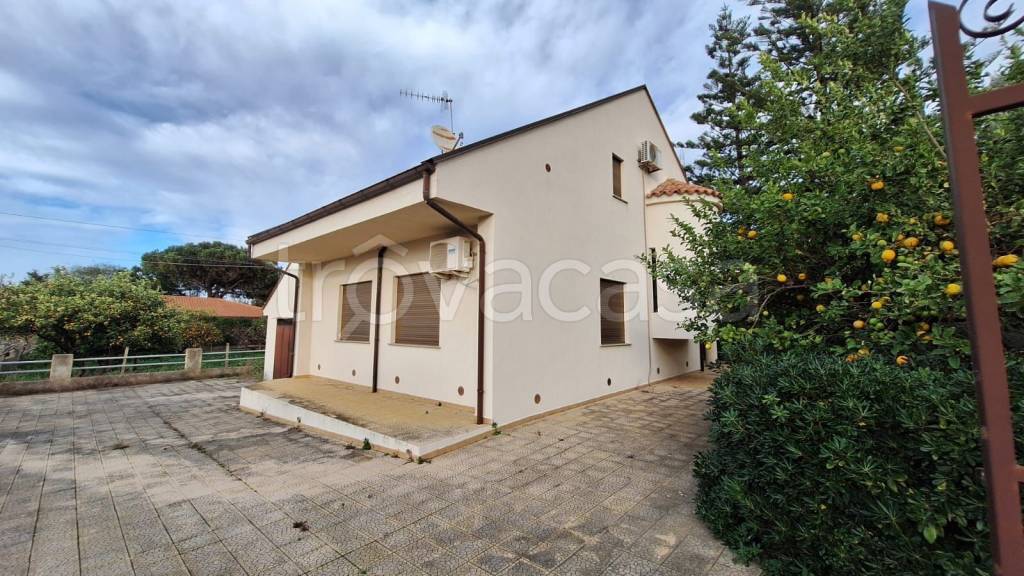 casa indipendente in vendita a Santo Stefano di Camastra