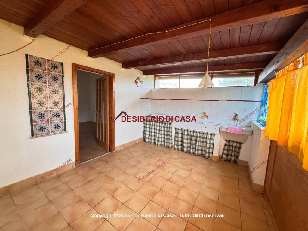 casa indipendente in vendita a Santo Stefano di Camastra