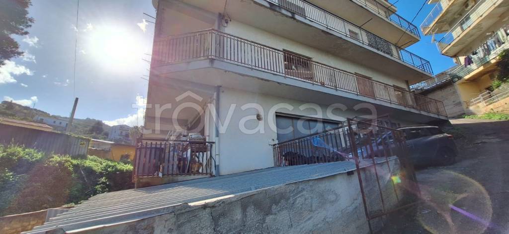 appartamento in vendita a Santo Stefano di Camastra