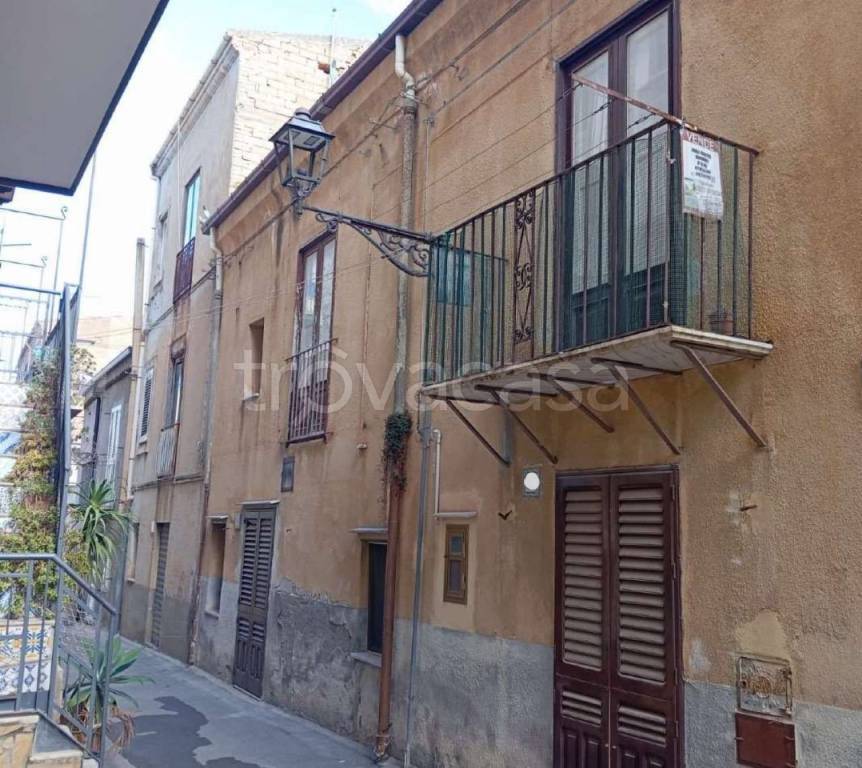casa indipendente in vendita a Santo Stefano di Camastra