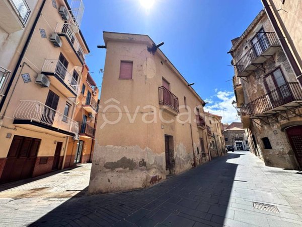 casa indipendente in vendita a Santo Stefano di Camastra