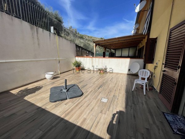 casa indipendente in vendita a Santo Stefano di Camastra