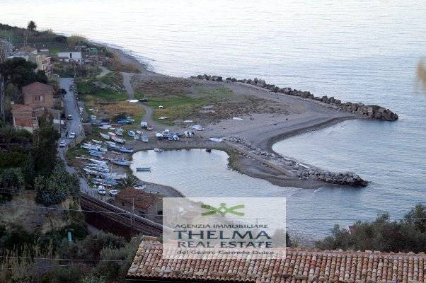 casa indipendente in vendita a Santo Stefano di Camastra