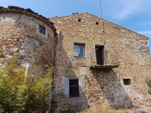 casa indipendente in vendita a Santo Stefano di Camastra