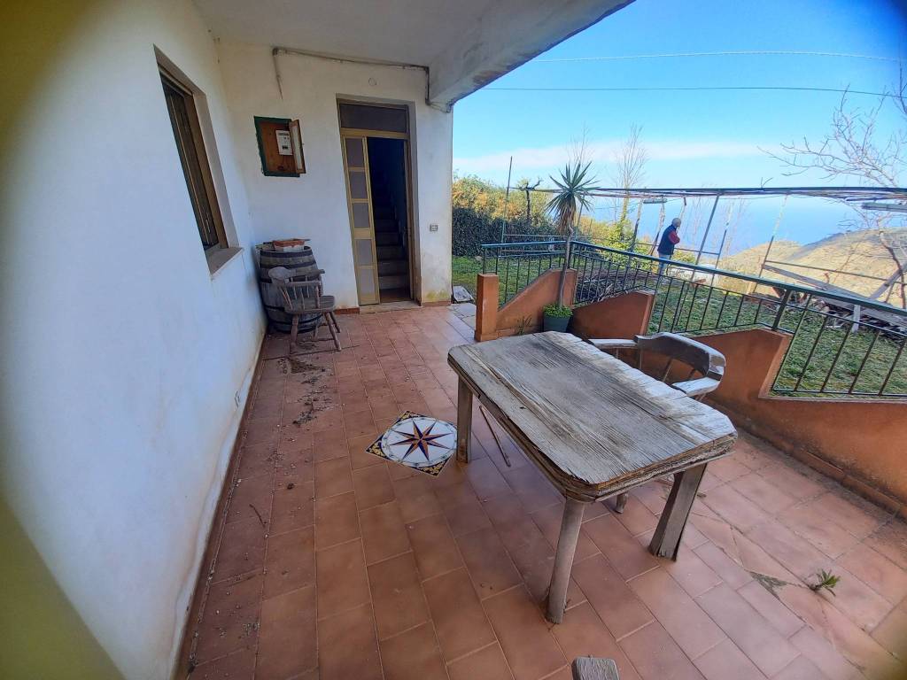 casa indipendente in vendita a Santo Stefano di Camastra