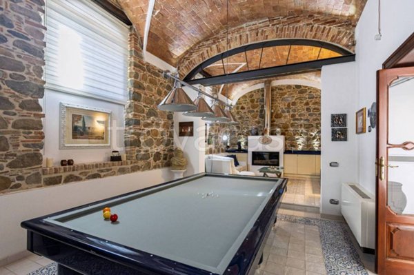 casa indipendente in vendita a Santo Stefano di Camastra