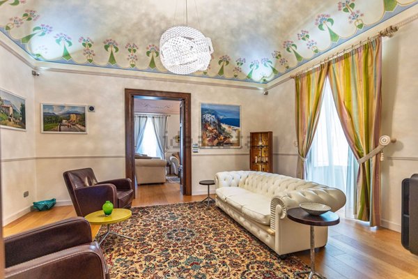 casa indipendente in vendita a Santo Stefano di Camastra