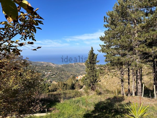 casa indipendente in vendita a Santo Stefano di Camastra