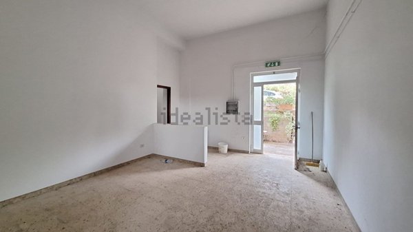 locale commerciale in vendita a Santo Stefano di Camastra