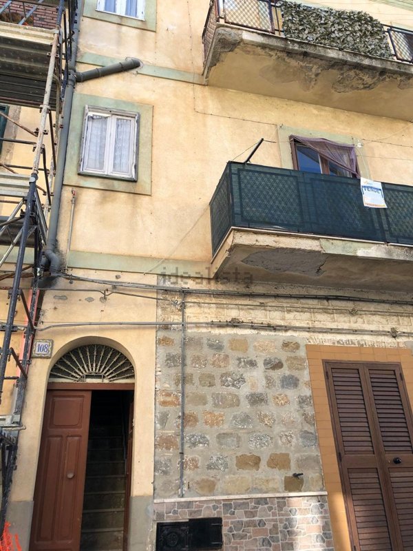 casa indipendente in vendita a Santo Stefano di Camastra