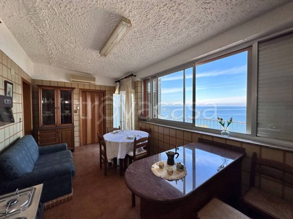 appartamento in vendita a Santo Stefano di Camastra