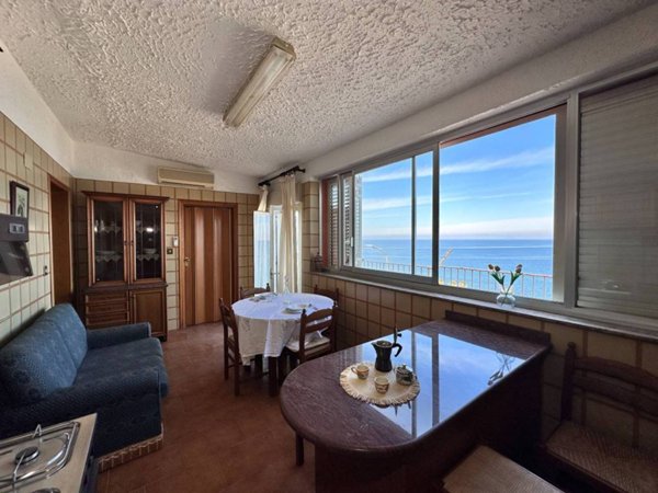 appartamento in vendita a Santo Stefano di Camastra