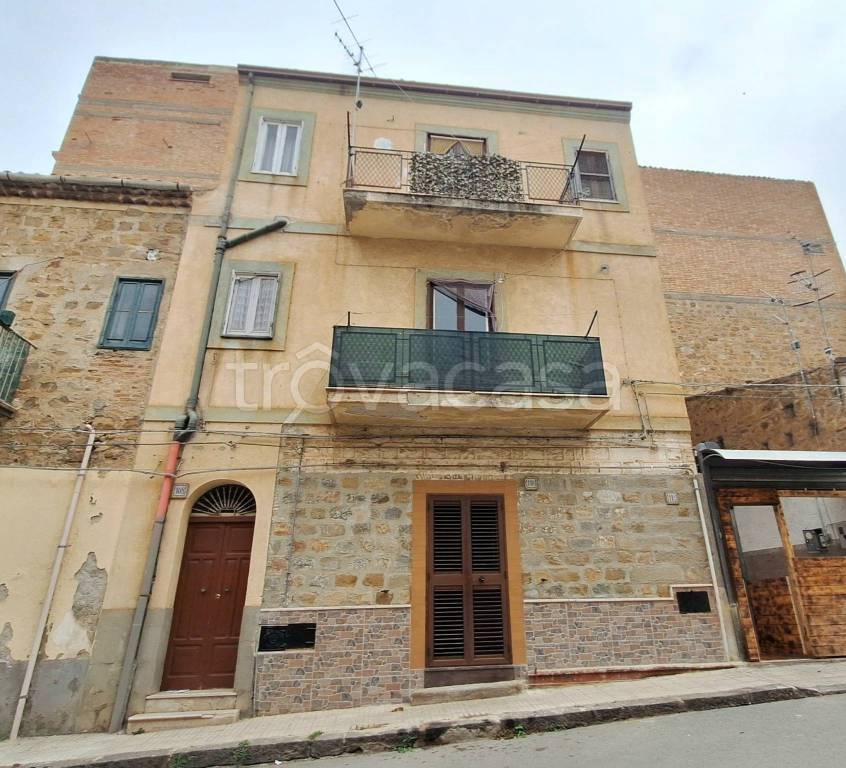 casa indipendente in vendita a Santo Stefano di Camastra