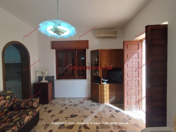 casa indipendente in vendita a Santo Stefano di Camastra