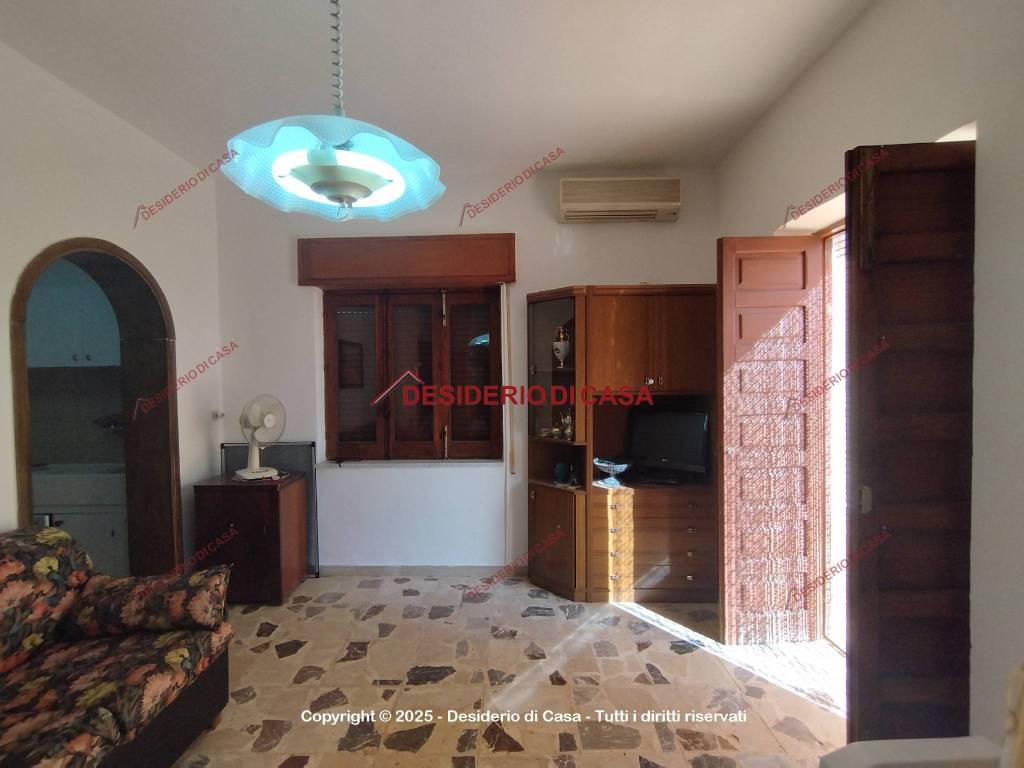 casa indipendente in vendita a Santo Stefano di Camastra