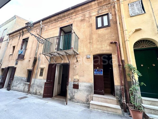 casa indipendente in vendita a Santo Stefano di Camastra