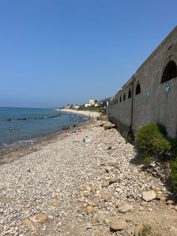 casa indipendente in vendita a Santo Stefano di Camastra
