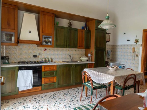 casa indipendente in vendita a Santo Stefano di Camastra