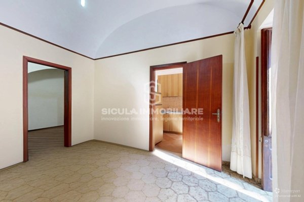 casa indipendente in vendita a Santo Stefano di Camastra