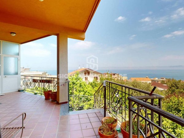 appartamento in vendita a Santo Stefano di Camastra