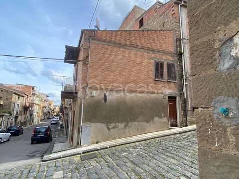 casa indipendente in vendita a Santo Stefano di Camastra