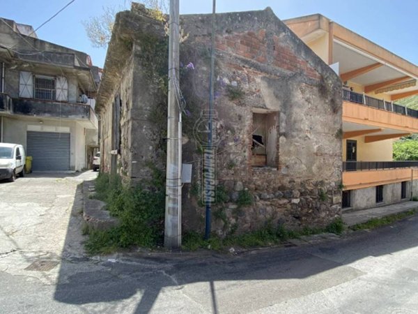 casa indipendente in vendita a Saponara