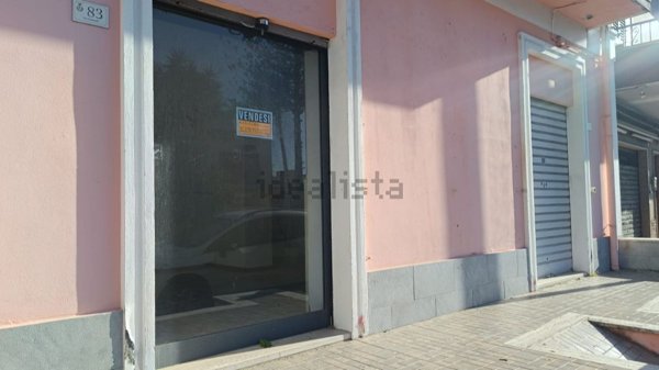 locale commerciale in vendita a Saponara