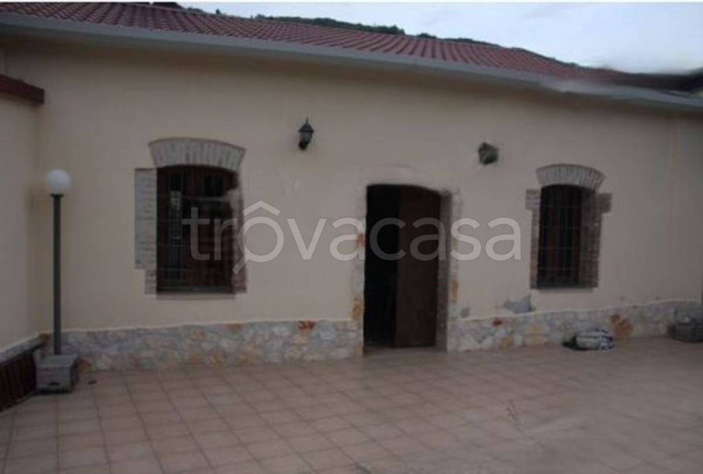 casa indipendente in vendita a Saponara