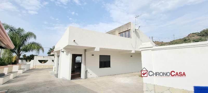 casa indipendente in vendita a Saponara