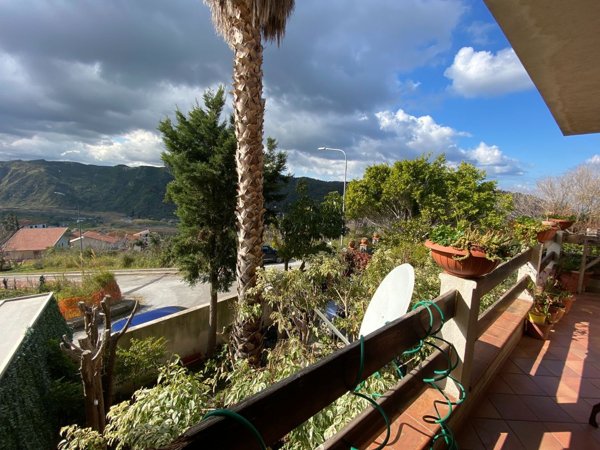 casa indipendente in vendita a Saponara