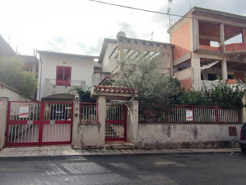 casa indipendente in vendita a Saponara