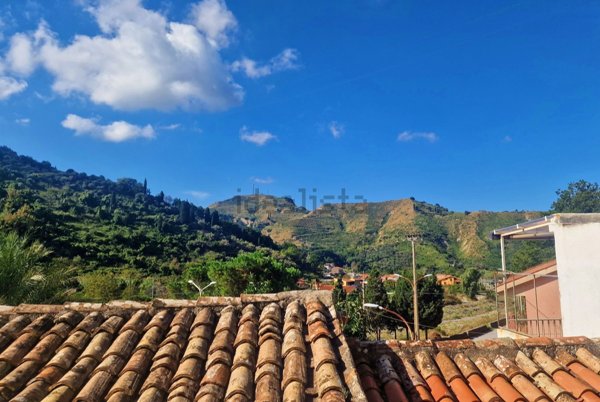 casa indipendente in vendita a Saponara