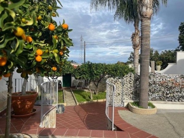 casa indipendente in vendita a Saponara