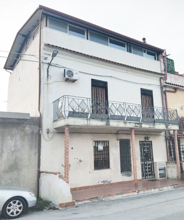casa semindipendente in vendita a Saponara
